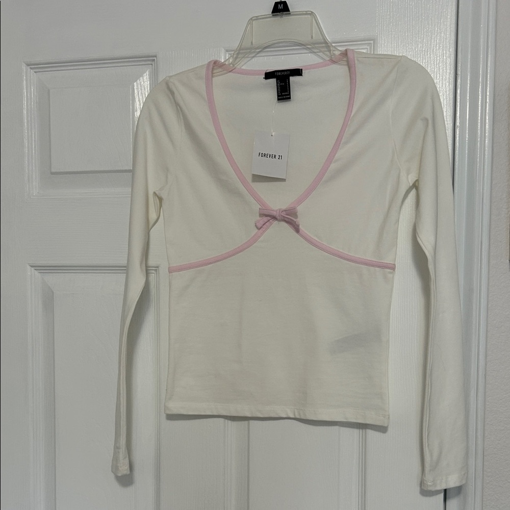New Forever 21 Cream and Pink bow V-Neck top